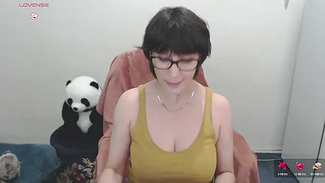 Snapshot of Ammillia chatting on December 2, 2024, 3:58 am Ammillia online show from December 2, 2024, 3:58 am