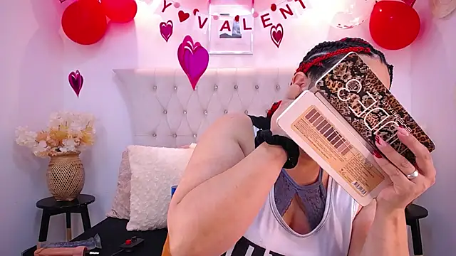 MIchelMomet online show from February 10, 2025, 1:01 pm