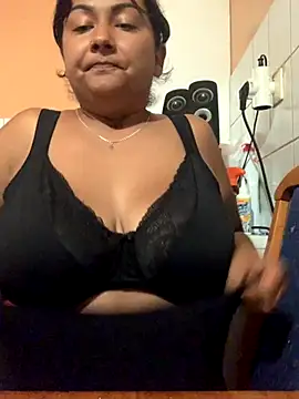 Snapshot of Madsion23 chatting on September 10, 2025, 10:43 pm Madsion23 online show from September 10, 2025, 10:43 pm