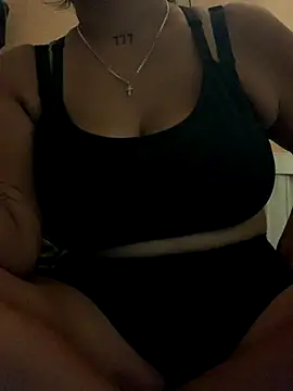 Snapshot of Madsion23 chatting on October 19, 2025, 9:59 pm Madsion23 online show from October 19, 2025, 9:59 pm