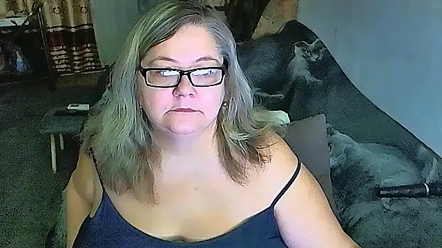 Snapshot of sex2 chatting on November 24, 2025, 12:21 am sex2 online show from November 24, 2025, 12:21 am