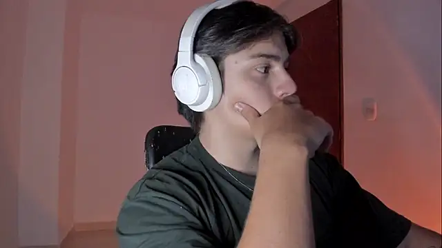 Giordano Russo online show from November 18, 2025, 10:47 pm