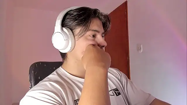 Giordano Russo online show from April 11, 2026, 2:43 pm