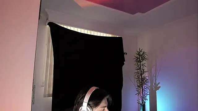 Giordano Russo online show from April 27, 2026, 9:02 pm