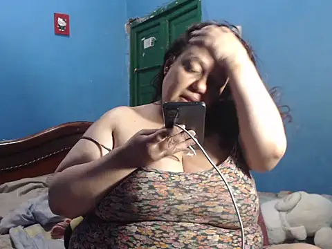 Snapshot of Lauren_baby chatting on July 1, 2026, 11:59 pm Lauren baby online show from July 1, 2026, 11:59 pm