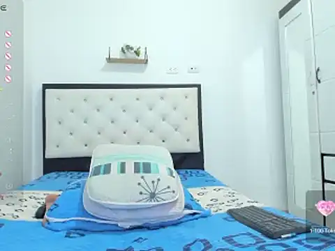 CuteLatinaxx online show from December 6, 2024, 3:44 pm