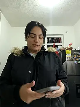 Snapshot of sherezahassler chatting on February 25, 2026, 12:26 pm sherezahassler online show from February 25, 2026, 12:26 pm