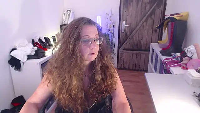 Snapshot of GeilesLuder75 chatting on May 14, 2026, 8:43 am GeilesLuder75 online show from May 14, 2026, 8:43 am