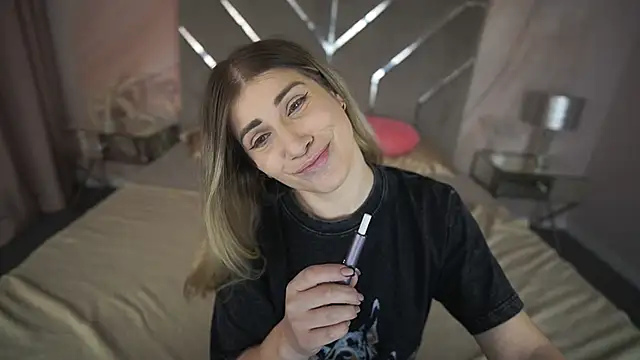 CassandraGood online show from February 5, 2025, 11:02 am