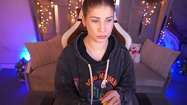 CassandraGood online show from February 9, 2026, 7:45 am