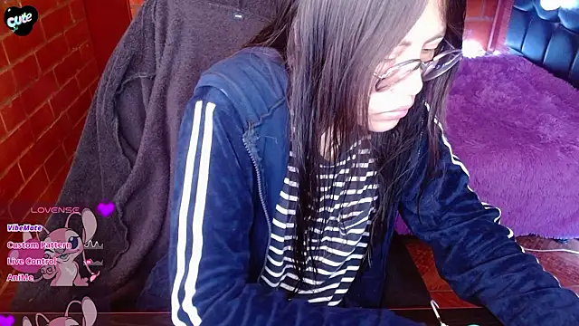 MidoriQuiinn online show from March 25, 2026, 2:56 pm