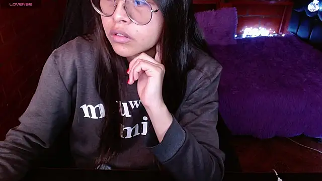 MidoriQuiinn online show from April 7, 2026, 2:17 pm