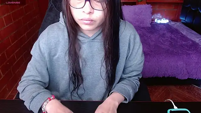 Snapshot of MidoriQuiinn chatting on July 22, 2026, 4:10 pm MidoriQuiinn online show from July 22, 2026, 4:10 pm