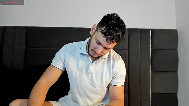 alejandro  2 online show from April 23, 2026, 6:43 pm