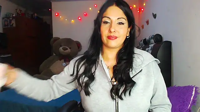 sahtlove1 online show from December 16, 2025, 12:48 am