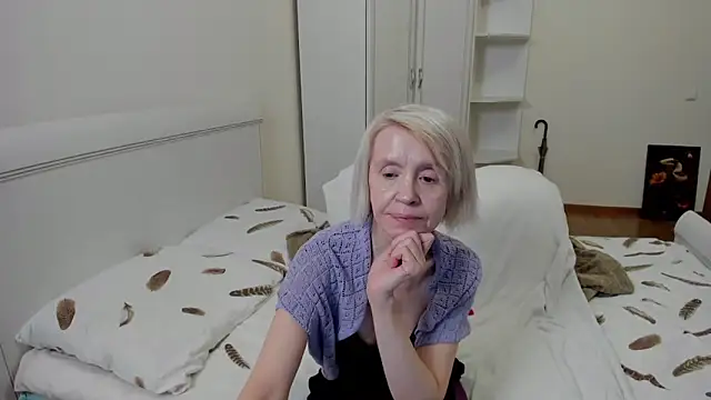 aminalive online show from November 4, 2025, 8:41 pm