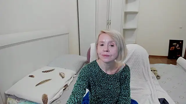 aminalive online show from December 3, 2025, 7:01 pm