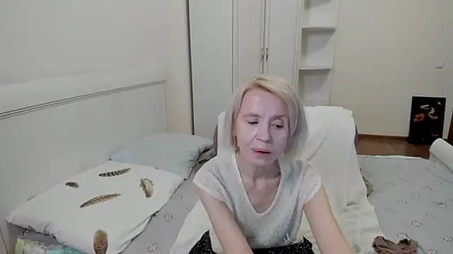 aminalive online show from December 4, 2025, 9:23 pm