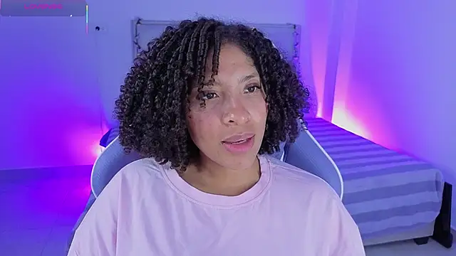 Snapshot of DannaBerry chatting on October 22, 2025, 4:40 pm DannaBerry online show from October 22, 2025, 4:40 pm