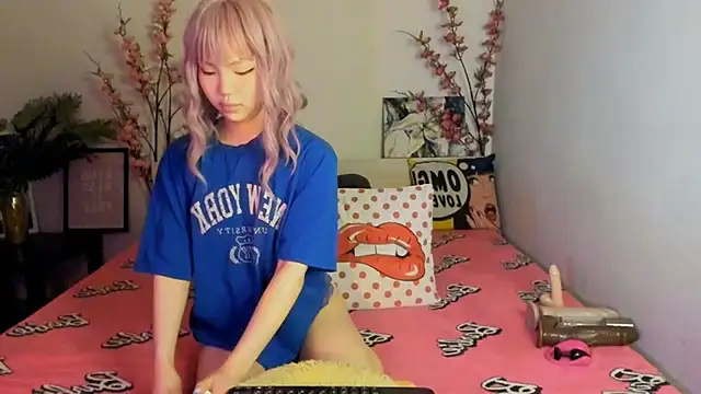 Snapshot of Stripchatlady chatting on February 7, 2025, 2:40 am Stripchatlady online show from February 7, 2025, 2:40 am