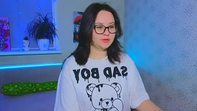 EsterLogan online show from November 24, 2025, 6:46 am