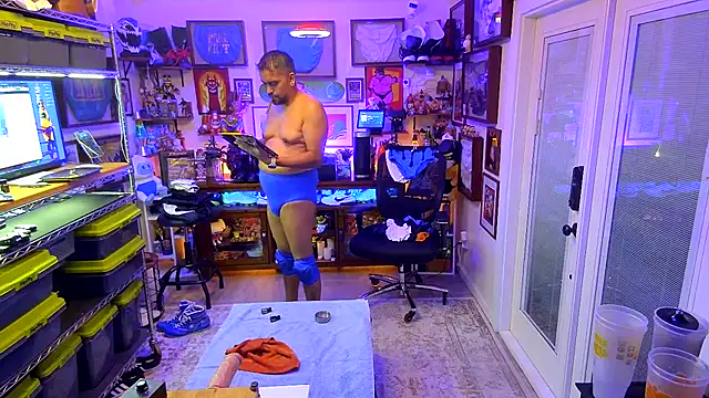 Snapshot of Briefs_bud chatting on December 22, 2024, 2:39 am Briefs bud online show from December 22, 2024, 2:39 am