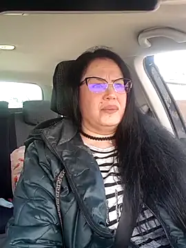 x  KHALEESI  x online show from February 25, 2026, 11:20 am