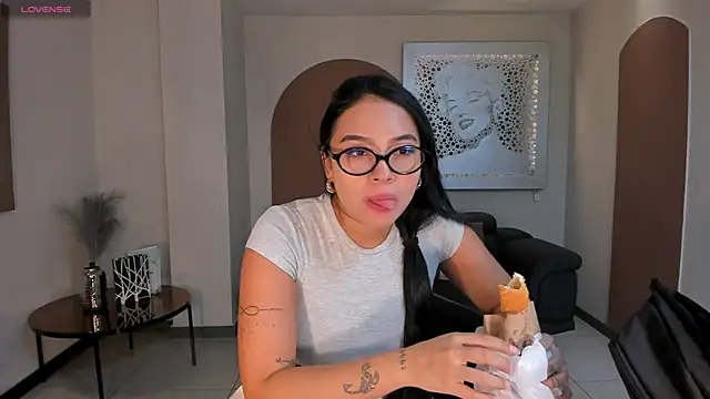 MollyJones  online show from July 31, 2026, 12:26 pm