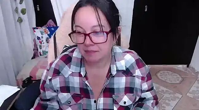 Snapshot of Sonialorens_ chatting on December 21, 2024, 3:31 pm Sonialorens  online show from December 21, 2024, 3:31 pm