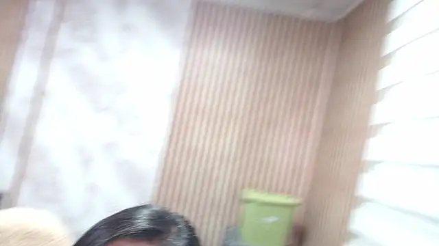 Sonialorens  online show from April 9, 2026, 4:56 pm