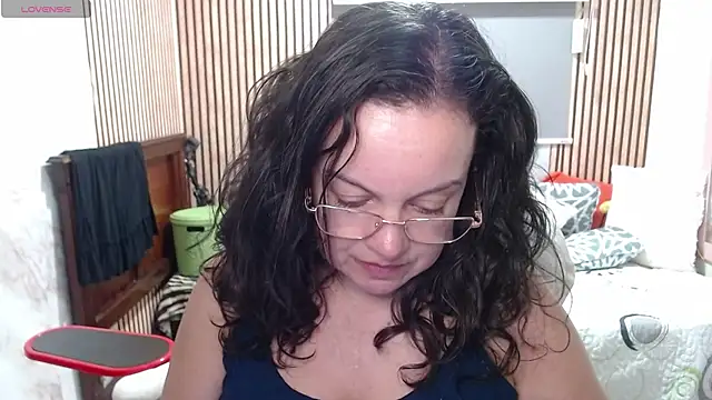 Snapshot of Sonialorens_ chatting on May 18, 2026, 9:53 pm Sonialorens online show from May 18, 2026, 9:53 pm