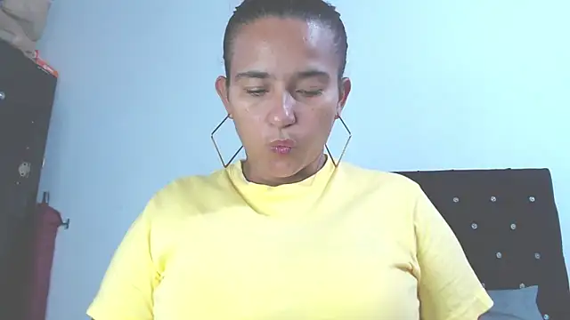 Snapshot of isabella_dirty69 chatting on May 19, 2026, 10:16 pm isabella dirty69 online show from May 19, 2026, 10:16 pm