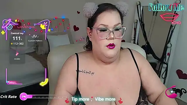 GiannaMorrys online show from November 11, 2025, 2:22 am