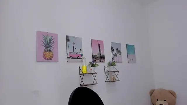 Emma lean online show from February 2, 2026, 7:56 pm