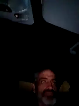 Snapshot of Gumatos chatting on April 11, 2026, 4:28 am Gumatos online show from April 11, 2026, 4:28 am