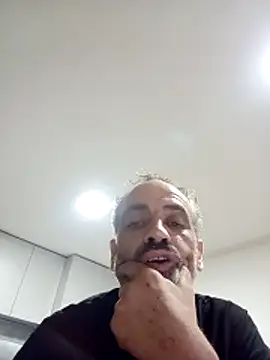 Snapshot of Gumatos chatting on April 14, 2026, 5:13 am Gumatos online show from April 14, 2026, 5:13 am