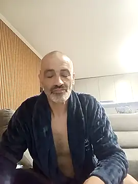 Snapshot of Gumatos chatting on April 16, 2026, 1:28 am Gumatos online show from April 16, 2026, 1:28 am