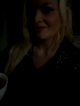 Snapshot of Lisavontease chatting on December 3, 2024, 9:12 pm Lisavontease online show from December 3, 2024, 9:12 pm