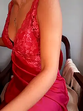 Snapshot of megan2021 chatting on December 11, 2024, 1:17 pm megan2021 online show from December 11, 2024, 1:17 pm