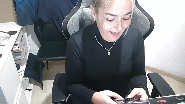 bekka   online show from November 15, 2025, 9:54 pm