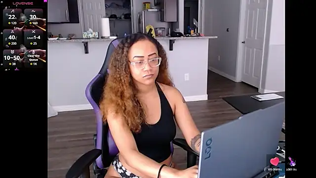 Snapshot of RylHoneyy chatting on July 12, 2026, 8:00 pm RylHoneyy online show from July 12, 2026, 8:00 pm