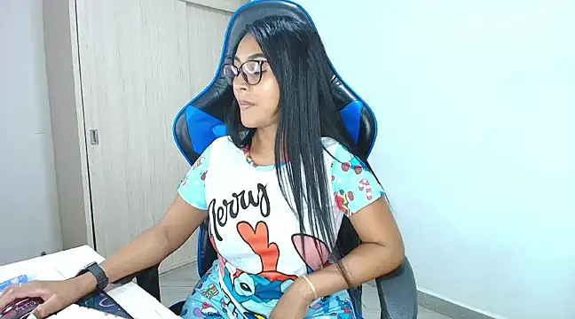 Snapshot of sophiax-x chatting on December 25, 2024, 9:22 pm sophiax-x online show from December 25, 2024, 9:22 pm