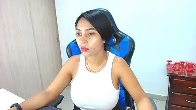Snapshot of sophiax-x chatting on September 28, 2025, 4:12 pm sophiax-x online show from September 28, 2025, 4:12 pm