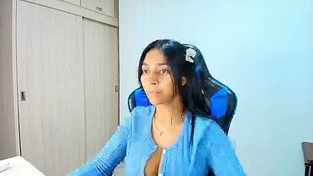 Snapshot of sophiax-x chatting on October 21, 2025, 1:17 am sophiax-x online show from October 21, 2025, 1:17 am