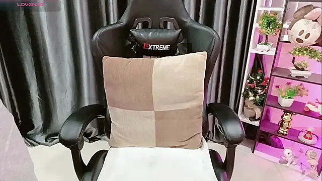 Yuki-yio online show from February 6, 2026, 1:21 am