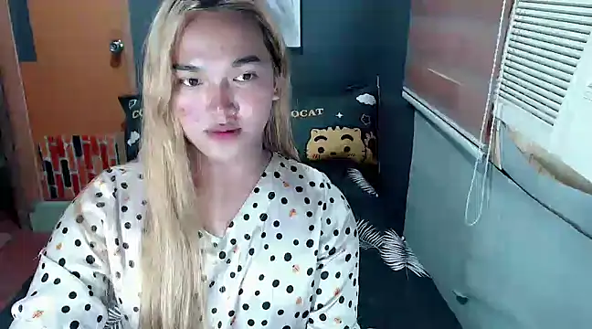 Snapshot of MoaningKylie chatting on March 23, 2025, 6:26 am MoaningKylie online show from March 23, 2025, 6:26 am