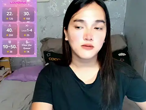 Snapshot of MoaningKylie chatting on December 18, 2025, 10:10 am MoaningKylie online show from December 18, 2025, 10:10 am