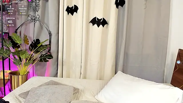 Snapshot of Amy_art chatting on October 8, 2025, 8:50 pm Amy art online show from October 8, 2025, 8:50 pm