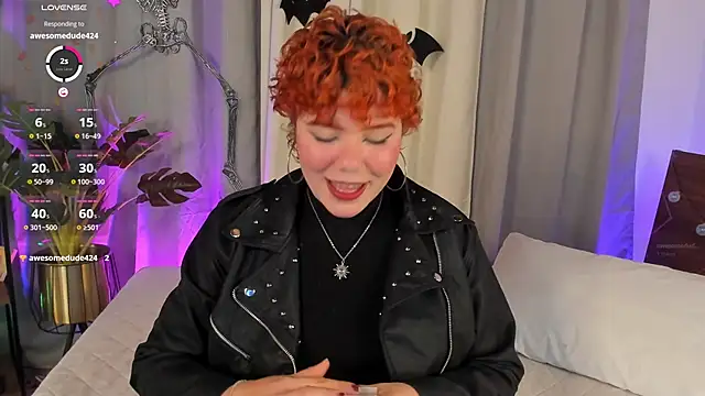 Snapshot of Amy_art chatting on October 28, 2025, 8:33 pm Amy art online show from October 28, 2025, 8:33 pm