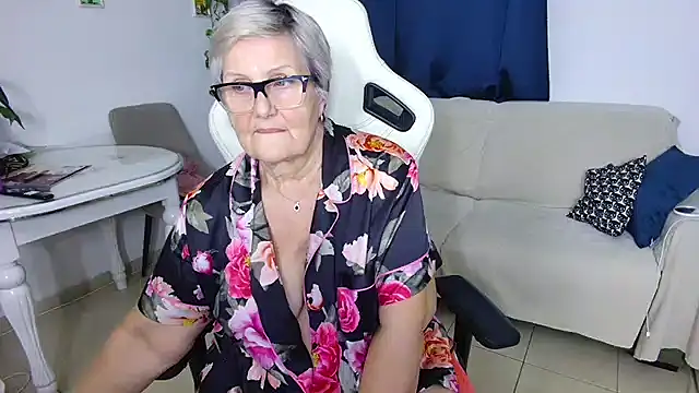 Snapshot of Selenna57 chatting on January 31, 2026, 7:11 pm Selenna57 online show from January 31, 2026, 7:11 pm